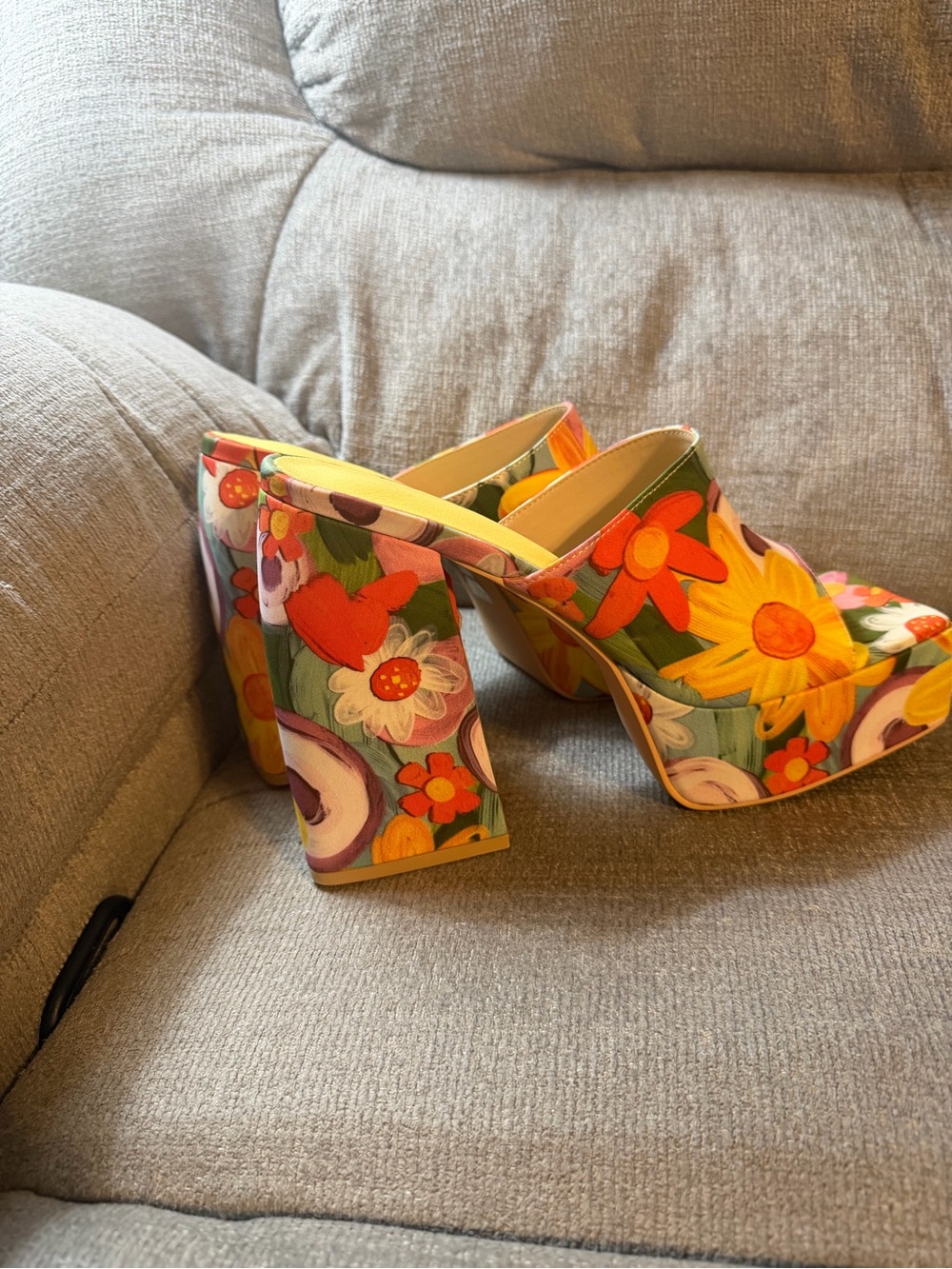 Floral Platform Slide - Yellow & Multicolor - Picture 2 of 4
